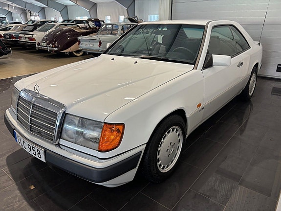 Mercedes-Benz 300 CE-24 5 of 5