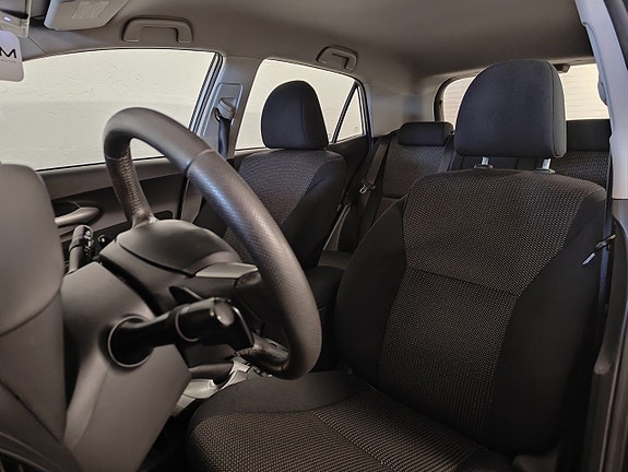 Toyota Auris 6 of 18