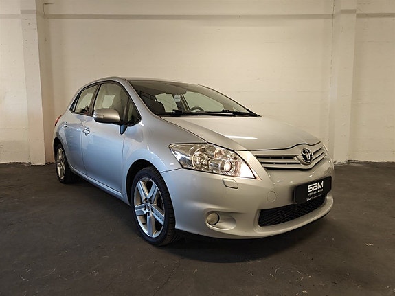 Toyota Auris 16 of 18
