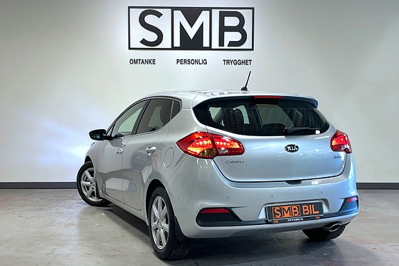 Kia Ceed 2 of 5