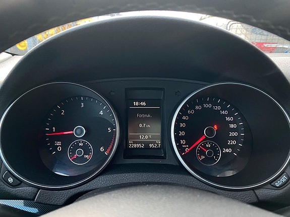 Volkswagen Golf VI 11 of 15