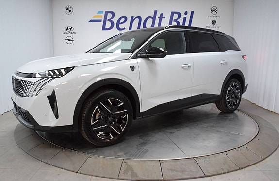 Peugeot 5008 2 of 5