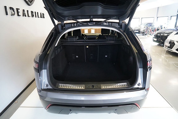 Land Rover Range Rover Velar 10 of 12