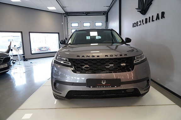 Land Rover Range Rover Velar 2 of 5