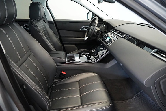 Land Rover Range Rover Velar 8 of 12