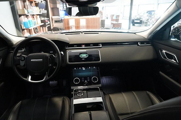Land Rover Range Rover Velar 12 of 12
