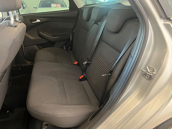 Ford Focus 12 of 21