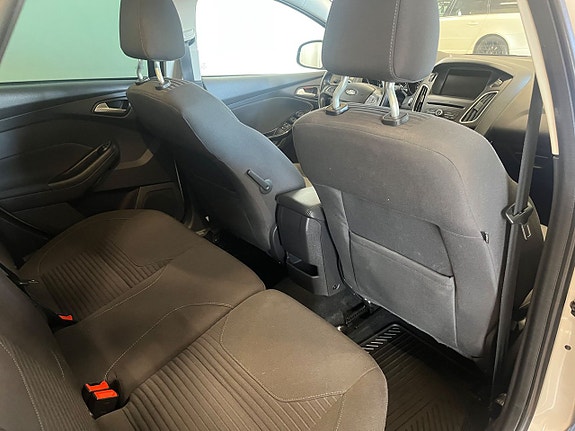 Ford Focus 16 of 21