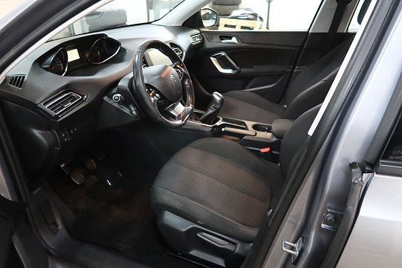 Peugeot 308 SW 9 of 17