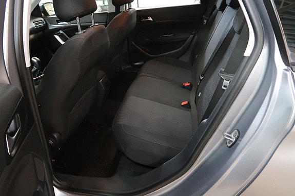Peugeot 308 SW 11 of 17