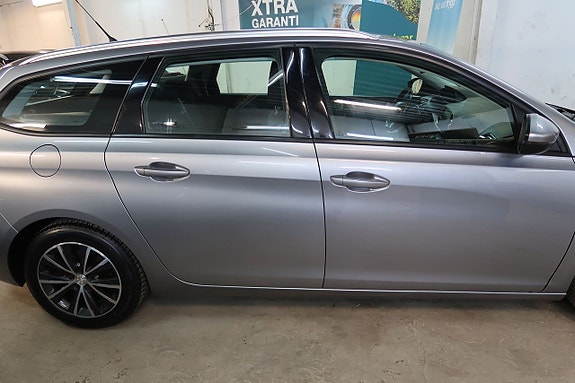 Peugeot 308 SW 7 of 17