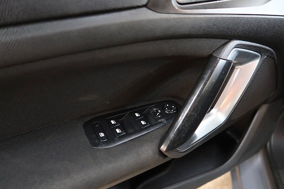 Peugeot 308 SW 12 of 17