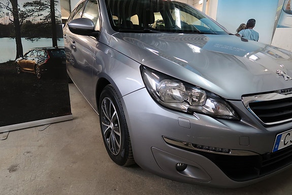 Peugeot 308 SW 8 of 17