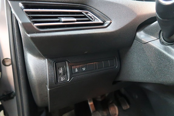 Peugeot 308 SW 13 of 17