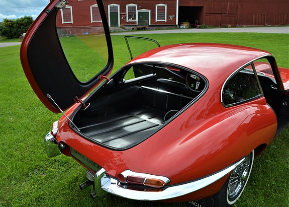 Jaguar E-TYPE 27 of 30