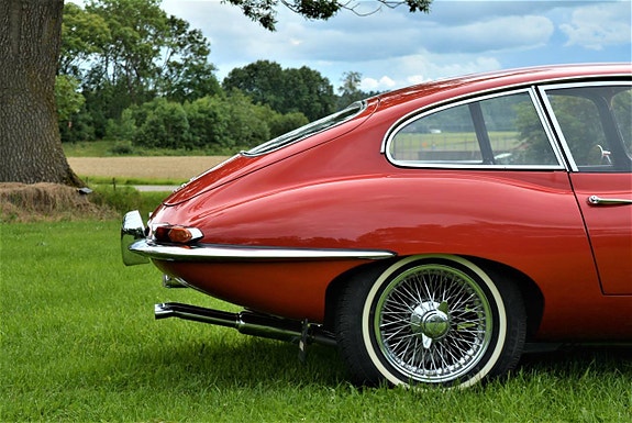 Jaguar E-TYPE 2 of 5