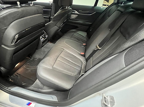 BMW 730 19 of 25
