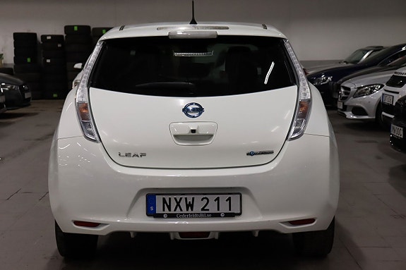Nissan Leaf 7 of 18