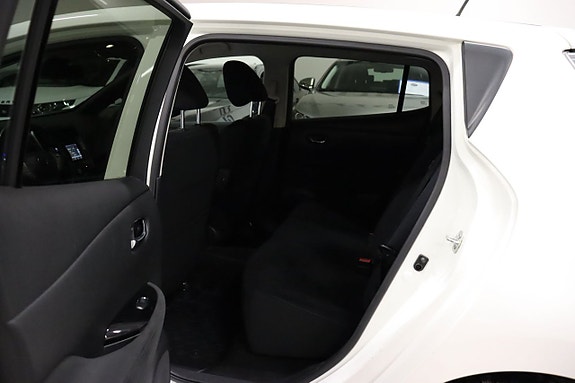 Nissan Leaf 16 of 18