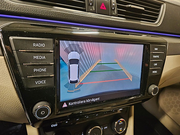 Skoda Superb 11 of 12