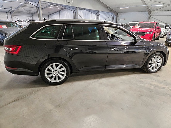 Skoda Superb 3 of 5