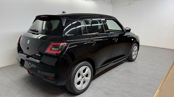 Suzuki Swift 3 of 17