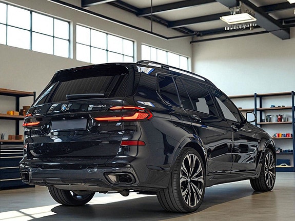 BMW X7 3 of 3