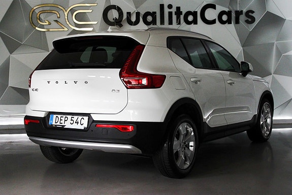 Volvo XC40 4 of 5