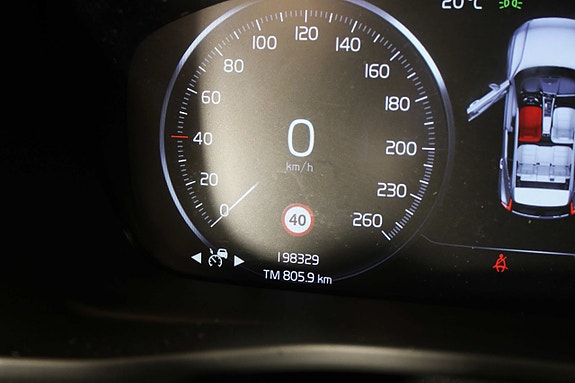 Volvo XC40 21 of 26