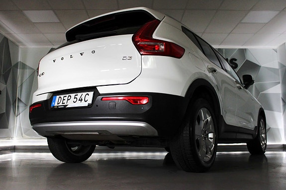 Volvo XC40 8 of 26