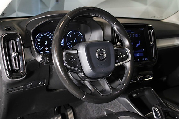 Volvo XC40 15 of 26