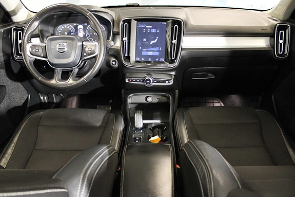 Volvo XC40 11 of 26