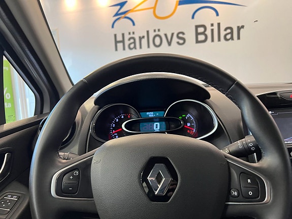 Renault Clio 16 of 17