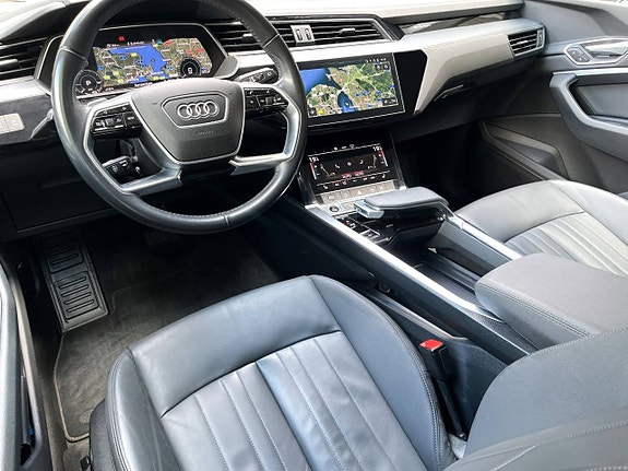 Audi e-tron 3 of 9