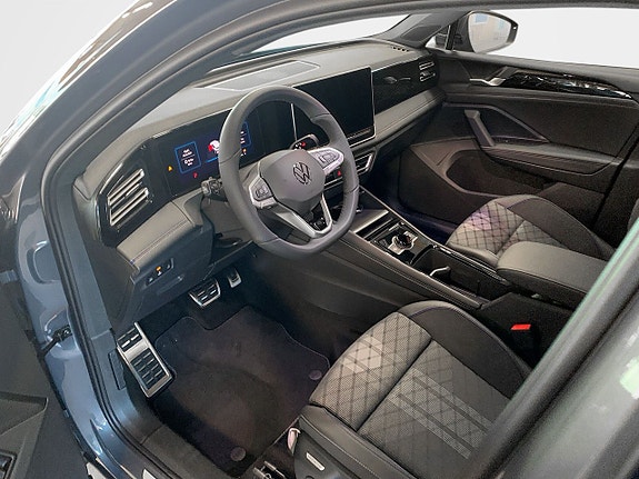 Volkswagen Tiguan 8 of 12
