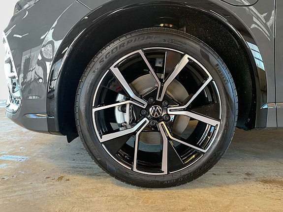Volkswagen Tiguan 9 of 12