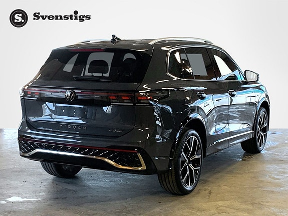 Volkswagen Tiguan 5 of 12