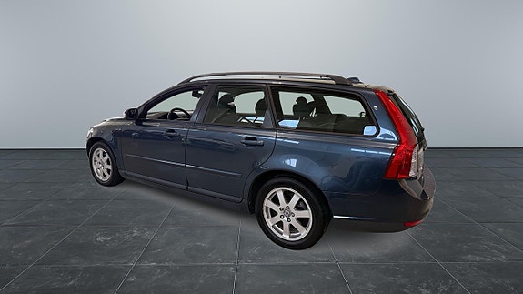 Volvo V50 3 of 7