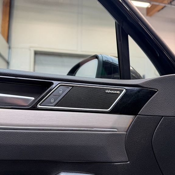 Volkswagen Passat 12 of 13