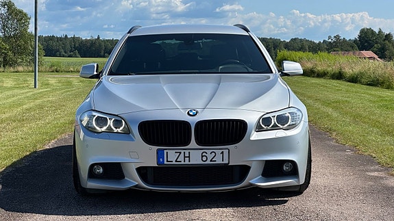 BMW 525 2 of 5