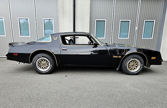 Pontiac Firebird 9 of 18
