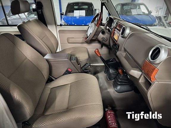 Toyota Land Cruiser 11 of 15