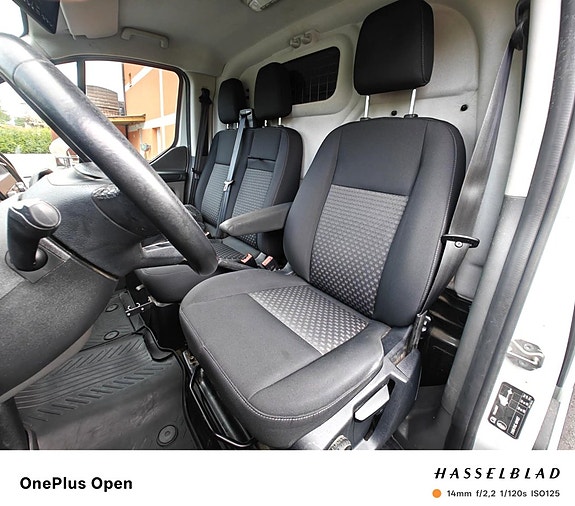 Ford Transit Custom 14 of 27