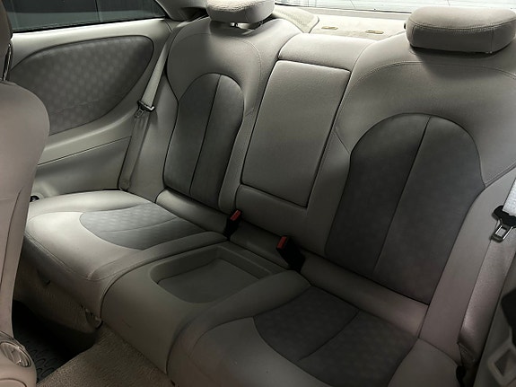 Mercedes-Benz CLK200 9 of 20