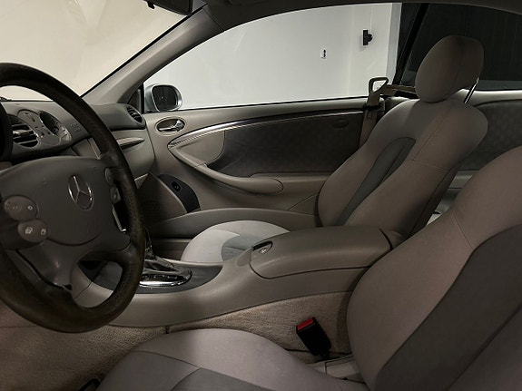 Mercedes-Benz CLK200 7 of 20