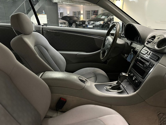 Mercedes-Benz CLK200 10 of 20