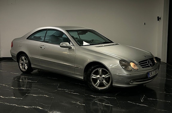 Mercedes-Benz CLK200 3 of 5
