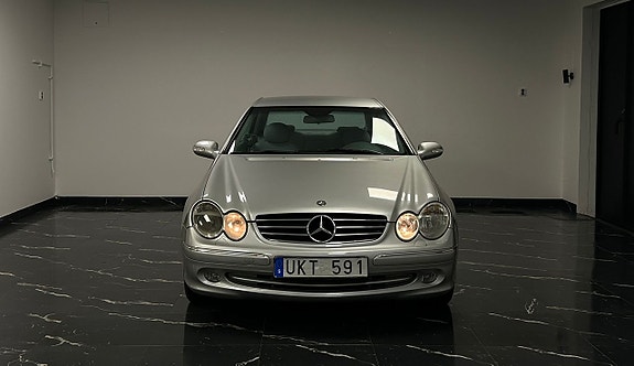 Mercedes-Benz CLK200 2 of 5