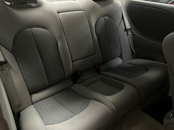 Mercedes-Benz CLK200 12 of 20