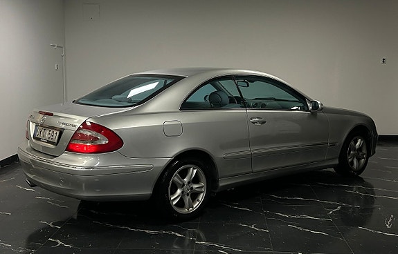 Mercedes-Benz CLK200 4 of 5